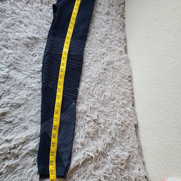 Spanx Look At Me Now Seamless Moto Leggings in Blue Women's Size Small - Picture 9 of 10